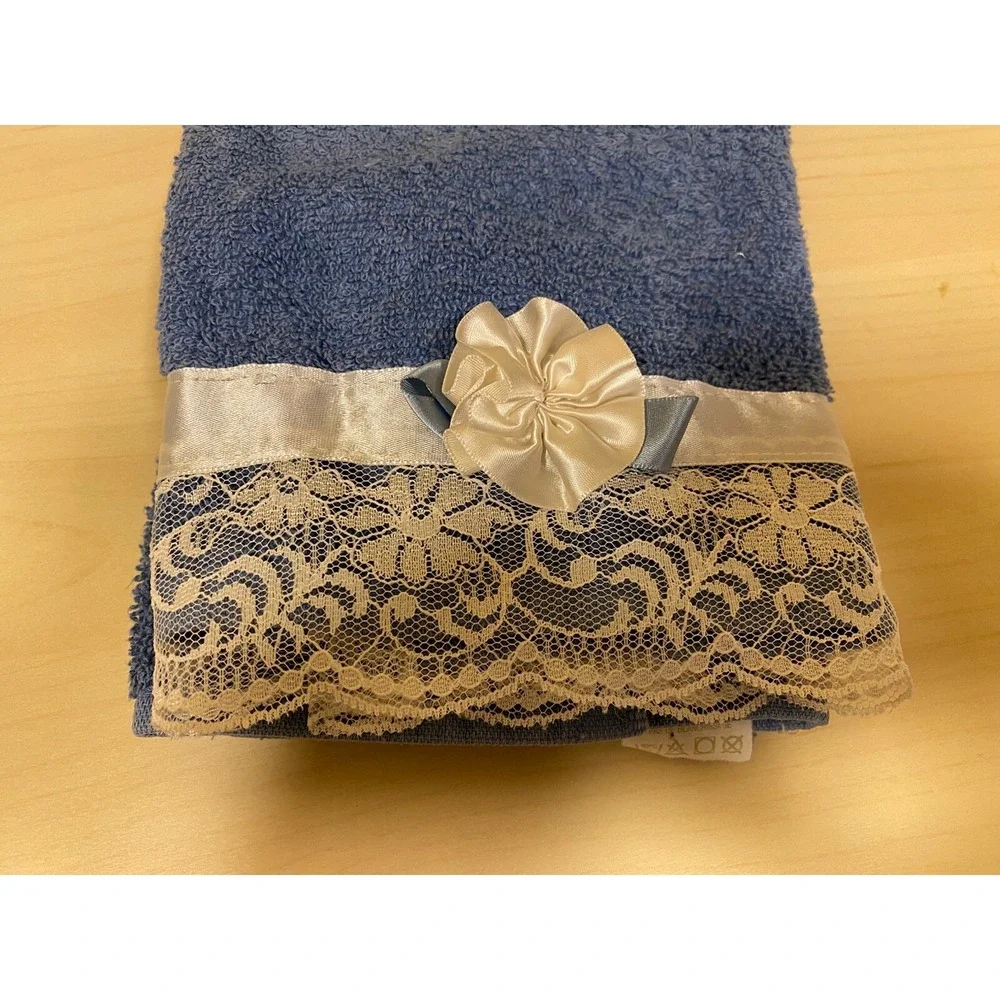 Dundee Blue Lace & Flower 3 Piece Towel Set‎ Vintage USA